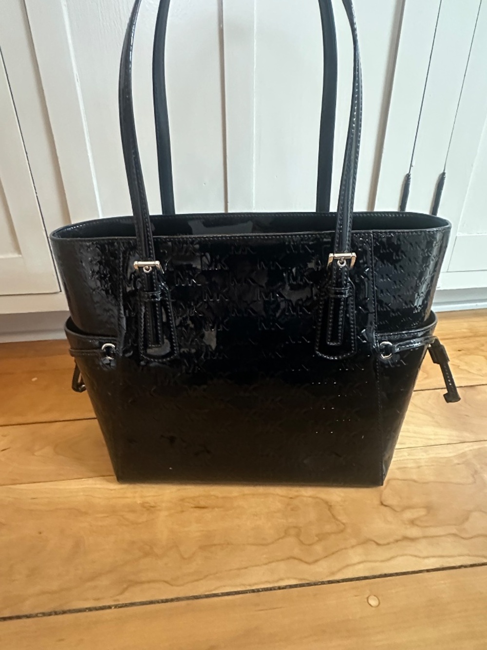 Michael Kors purse/tote bag - New with tags - black - Picture 3 of 4